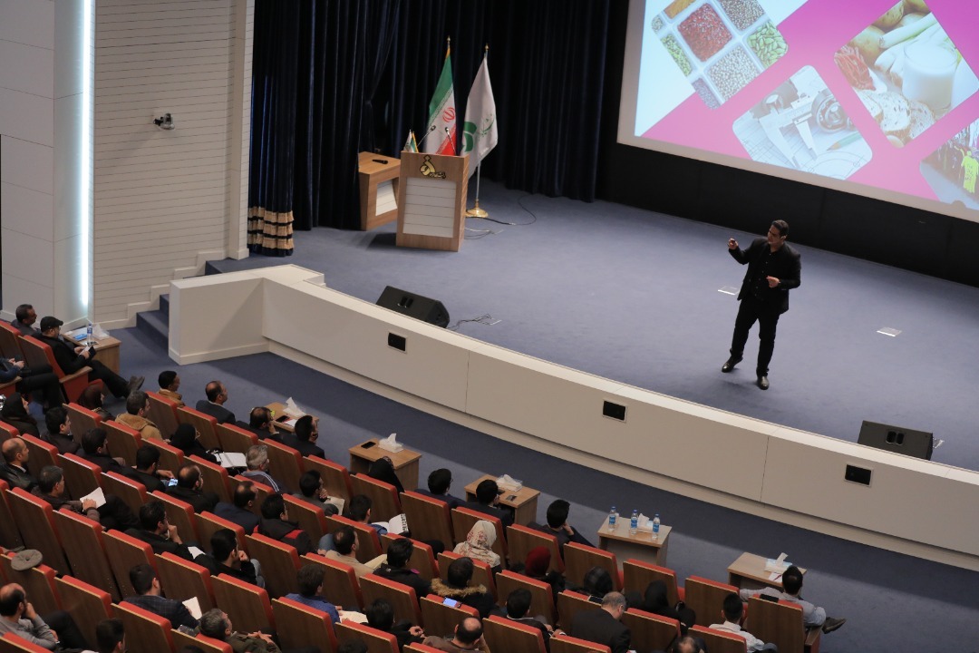 معاونت آموزش آراد برندینگ