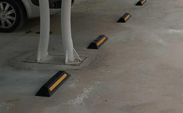 متوقف کننده لاستیکی خودرو