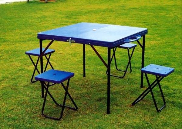 میز پلاستیکی