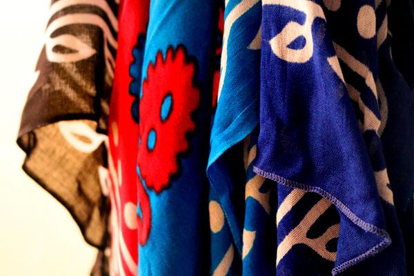 دستمال نخی لری