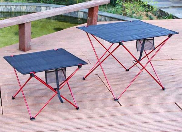 میز پلاستیکی