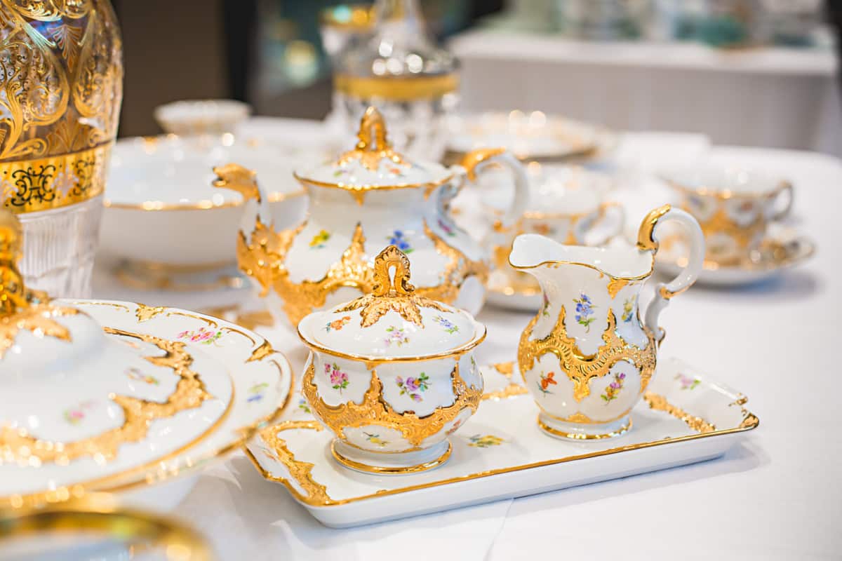 ظروف چینی پذیرایی