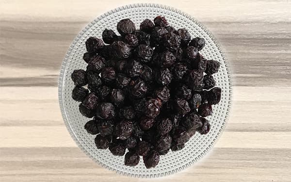 Organic juicy dried cherries without core