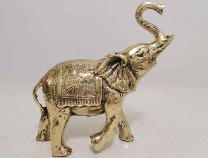 مجسمه فیل برنجی