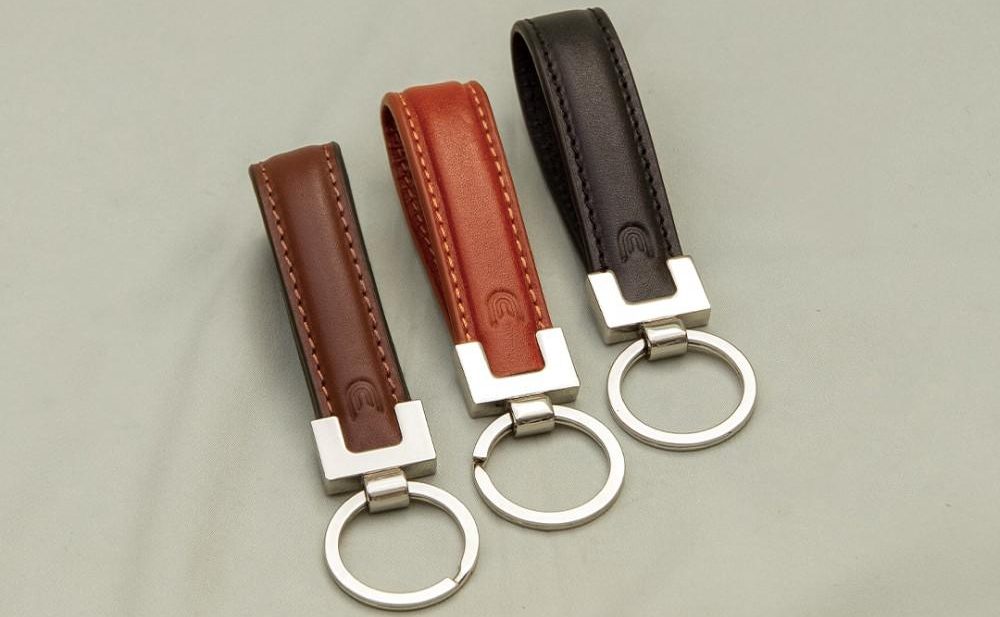 جاسوئیچی چرم