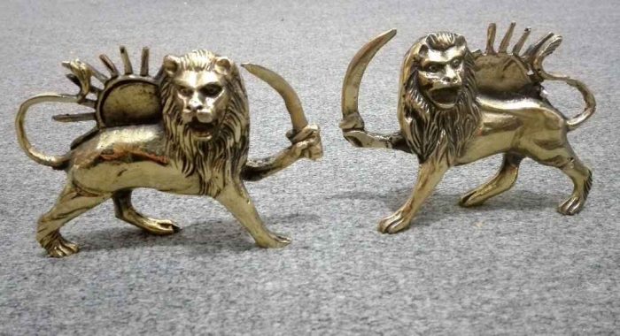 مجسمه شیر خورشید