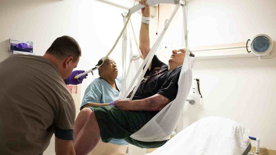 بالابر بیمار برقی