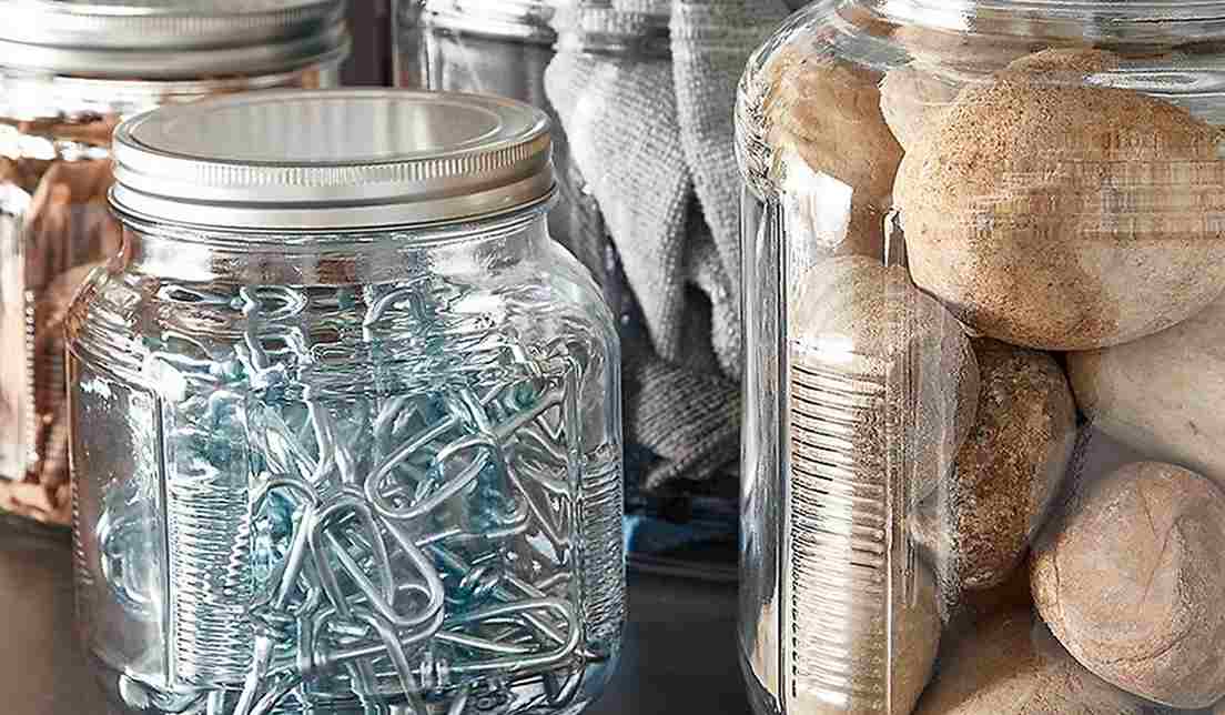 جار شیشه ای بزرگ