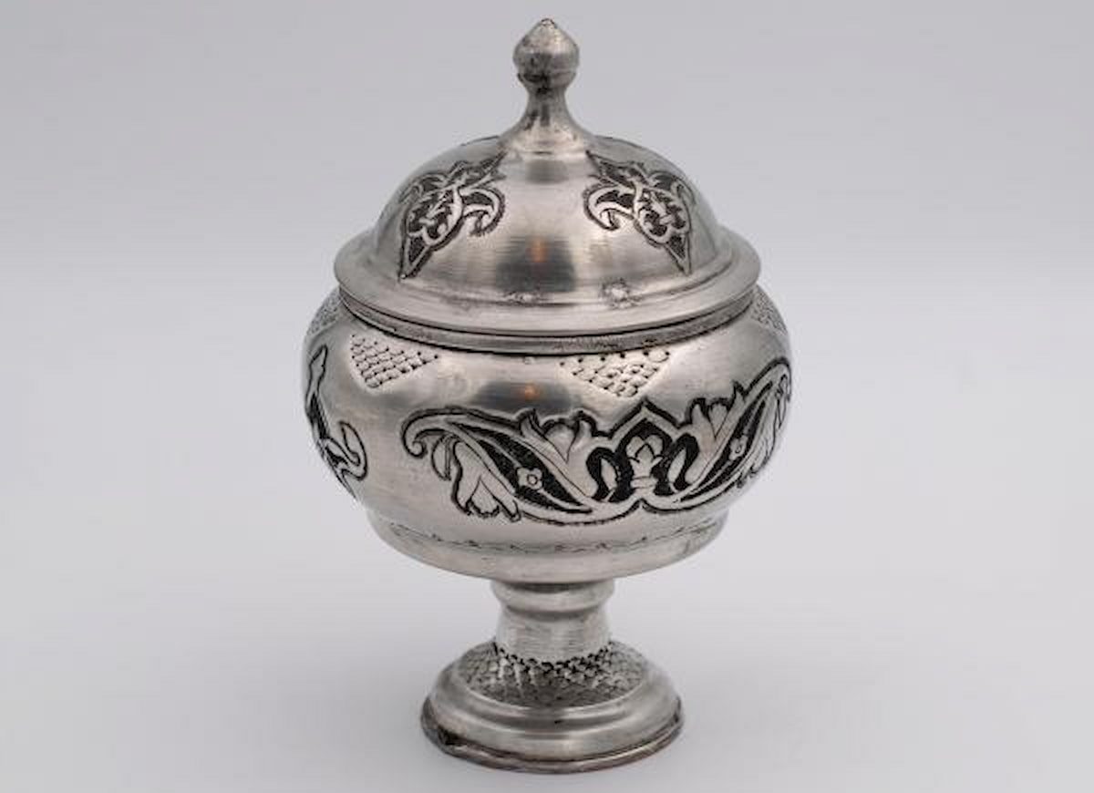 ظروف مسی سفید