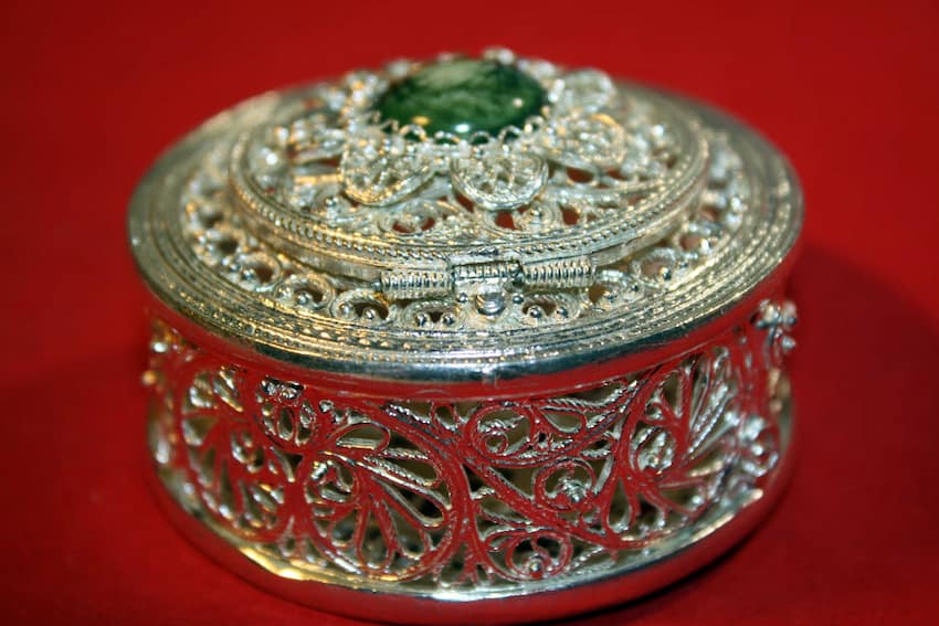 ظروف پذیرایی پیوتر نقره ای