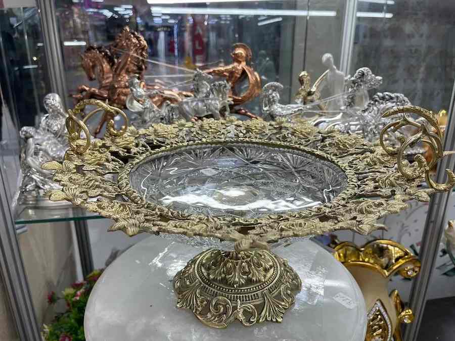 کنار سالنی پایه دار