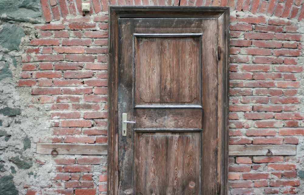 درب چوبی دست دوم